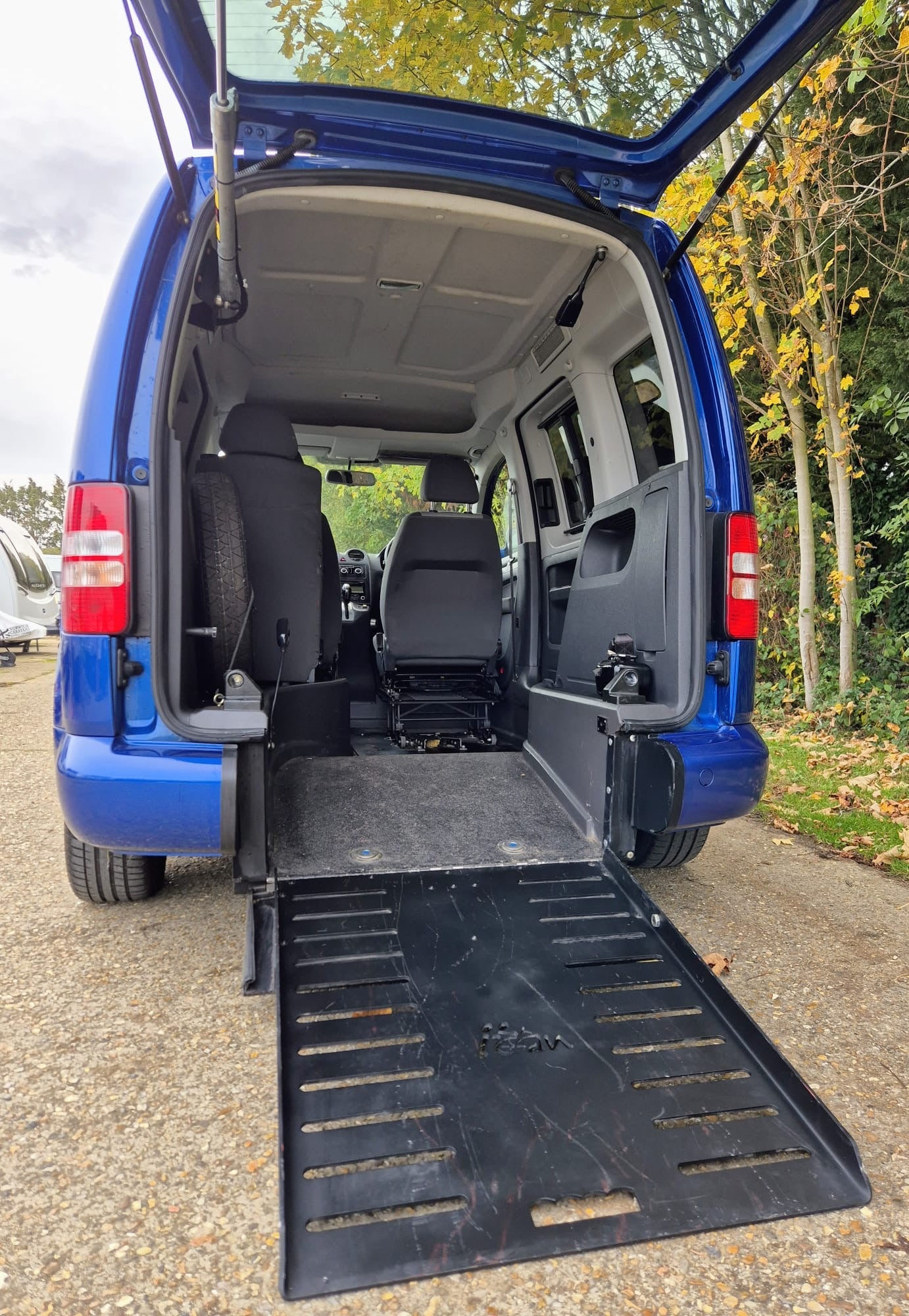 2011 Volkswagen Caddy WAV Auto 1.6 TDI 3+1 Power Ramp Wheelchair Accessible Car