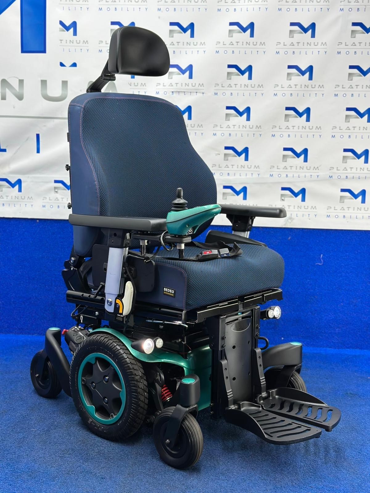 CUSTOM Sunrise Quickie Q500 M Powerchair – 6mph Riser Electric Wheelchair (1555)