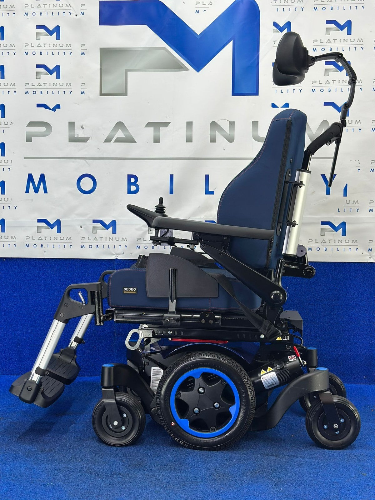 Quickie Q300M Mini Powerchair 4 mph Riser Electric Wheelchair by Sunrise (1711)