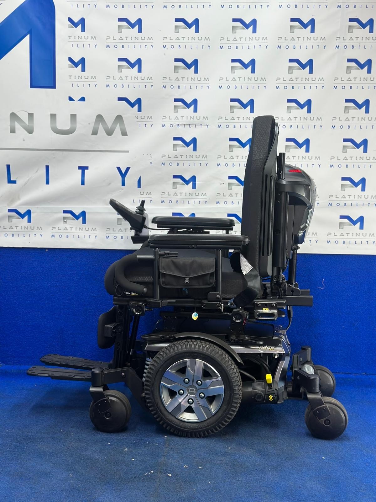 Pride Quantum Q6 Edge 2 – 6mph Electric Power Wheelchair (1220)