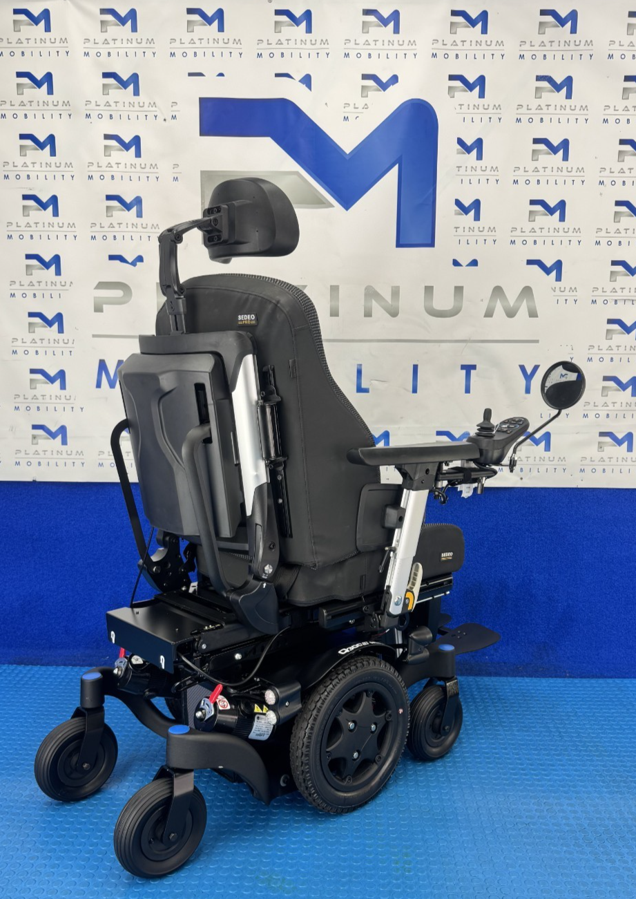 2025 Sunrise Quickie Q300M Powerchair 6 mph Riser, Tilt Electric Wheelchair 2912