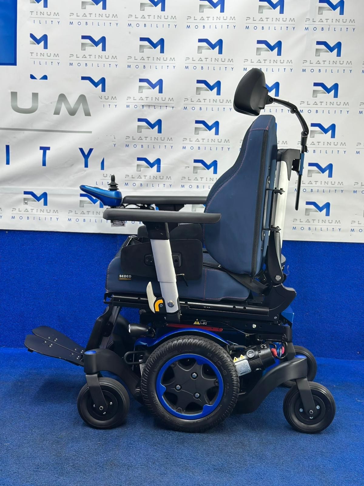 CUSTOM  2024 Quickie Q500 M Powerchair – 6mph Riser Electric Wheelchair (1499)