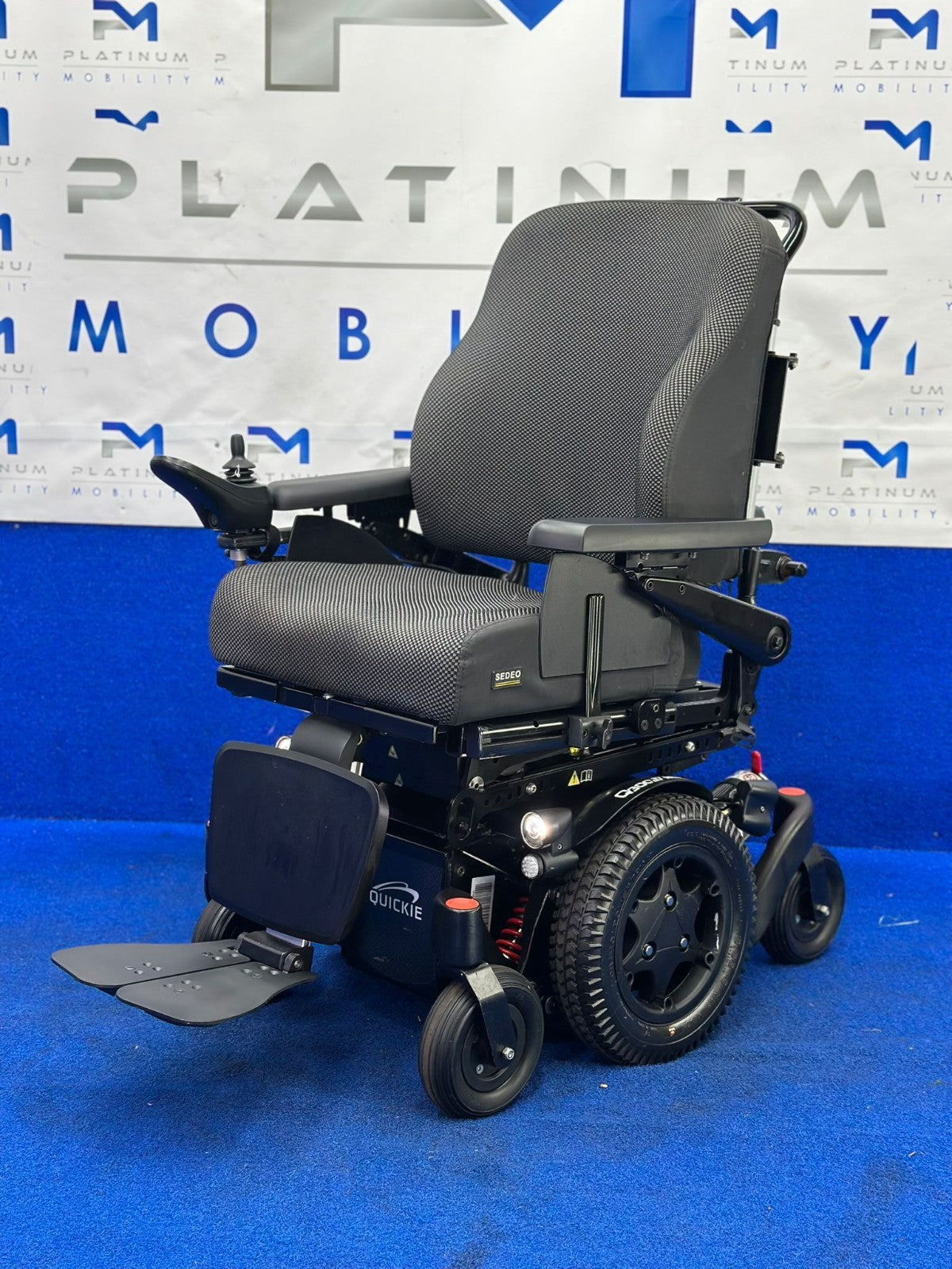 Quickie Q300 Mini Powerchair – 6mph Riser Electric Wheelchair by Sunrise (1616)
