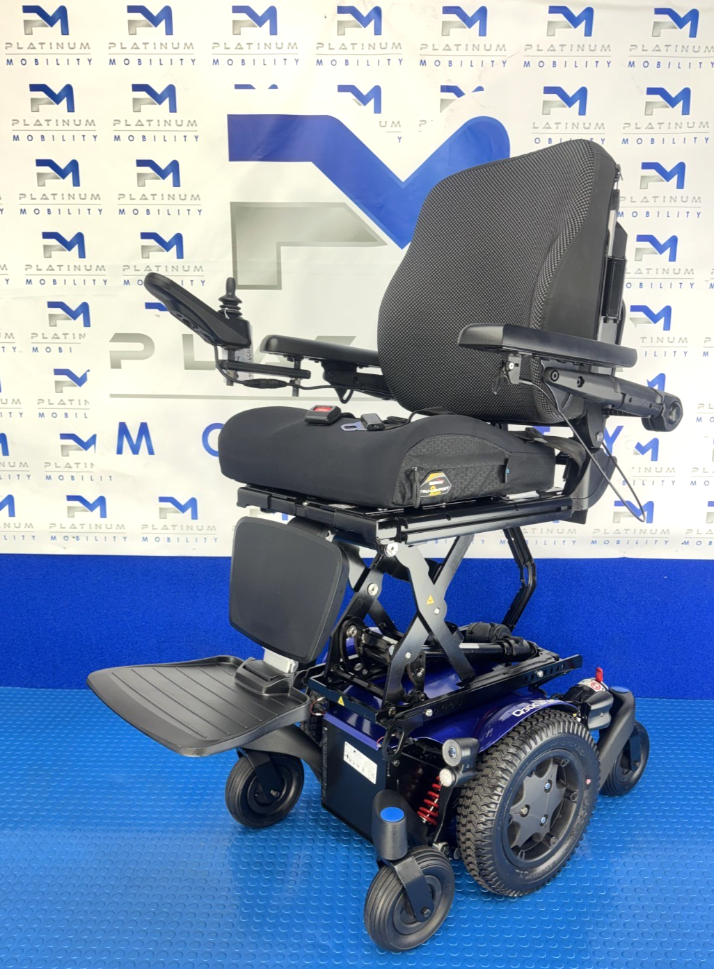 Sunrise Quickie Q300M 6 mph Riser, Tilt, Manual Recline Electric Wheelchair 2882