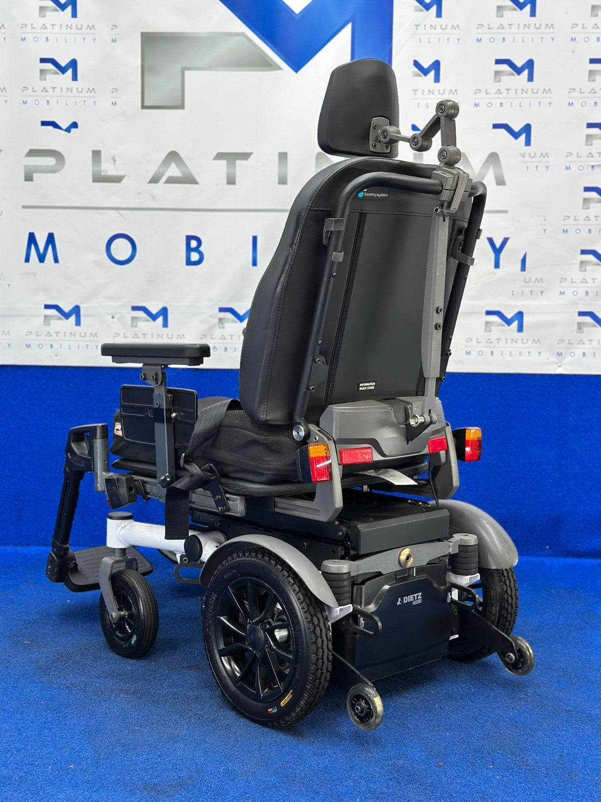 Dietz Sango Advanced R RWD – 6mph Electric Wheelchair Powerchair 1508