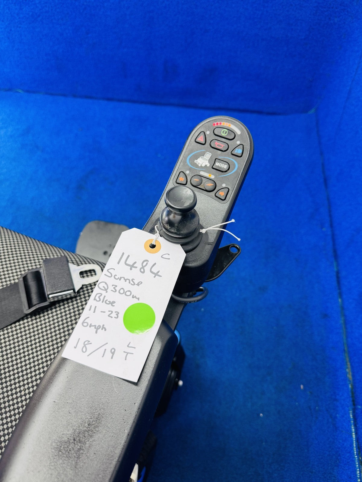 Quickie Q300 Mini Powerchair – 6mph Riser Electric Wheelchair by Sunrise (1484)