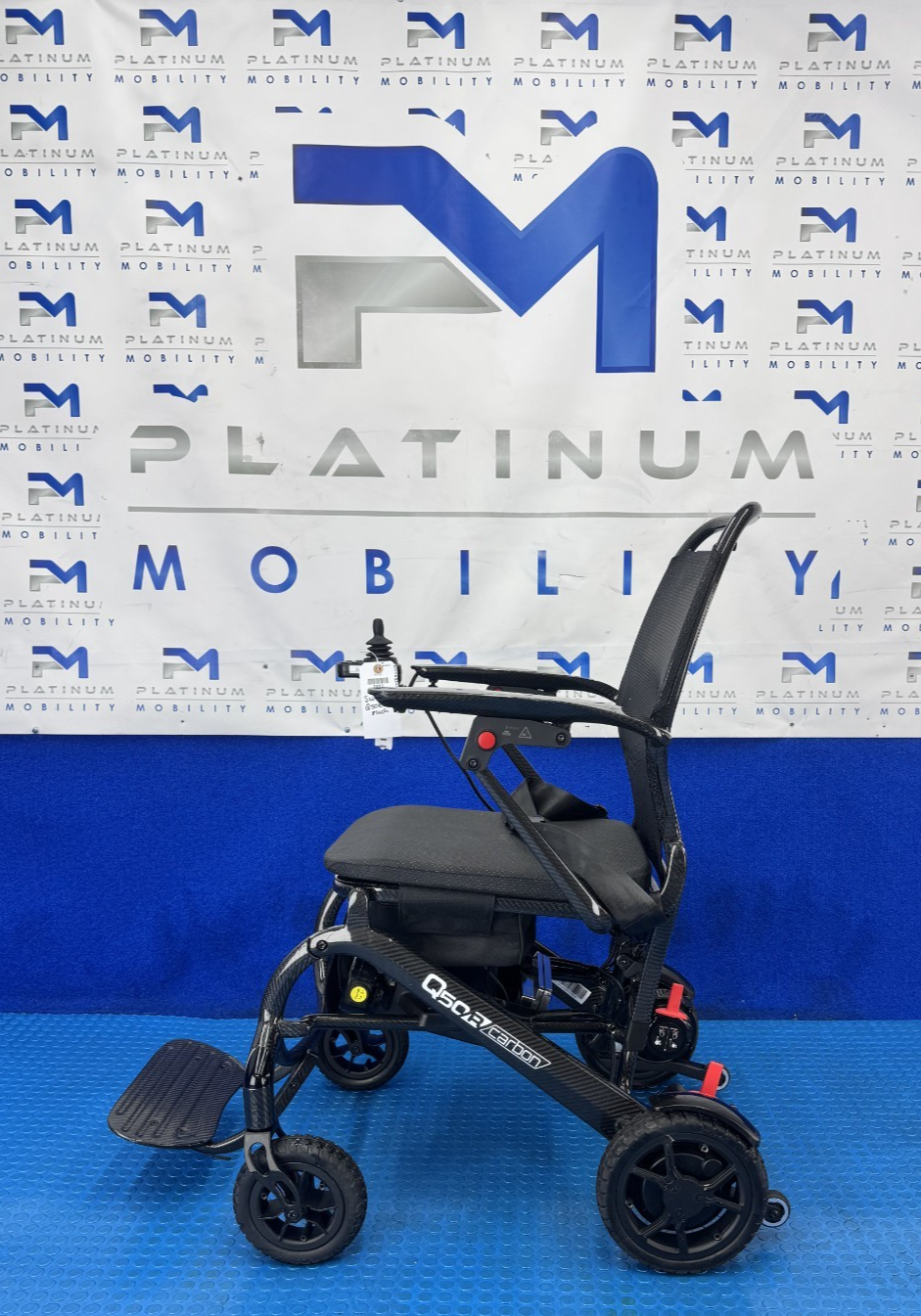 QUICKIE Q50 R LIGHTWEIGHT CARBON FIBRE POWERCHAIR SCOOTER FOLDING 4MPH 2813