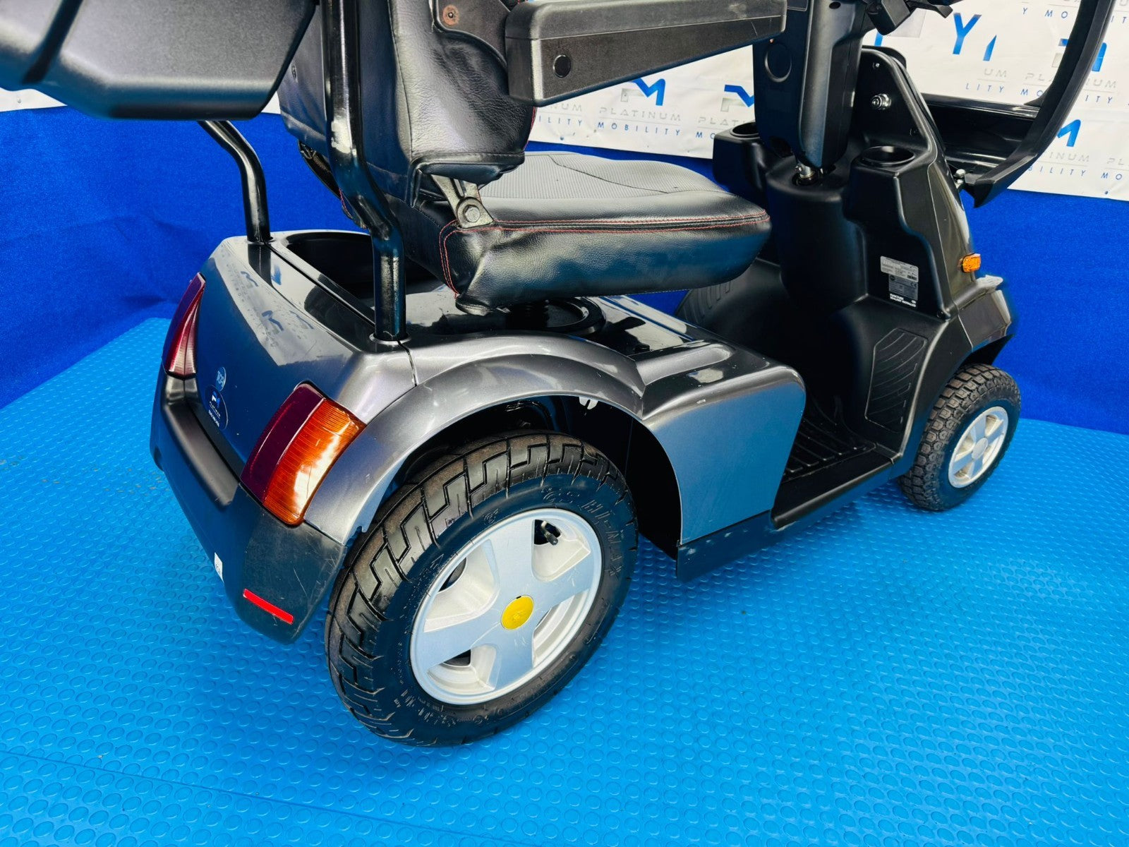 TGA Breeze S4 Canopy 8mph Road LARGE All Terrain Mobility Scooter Buggy 1841