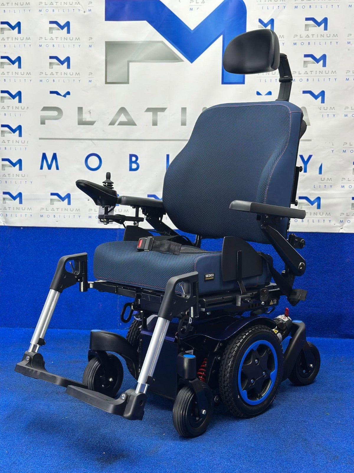 Quickie Q300M Mini Powerchair 4 mph Riser Electric Wheelchair by Sunrise (1711)