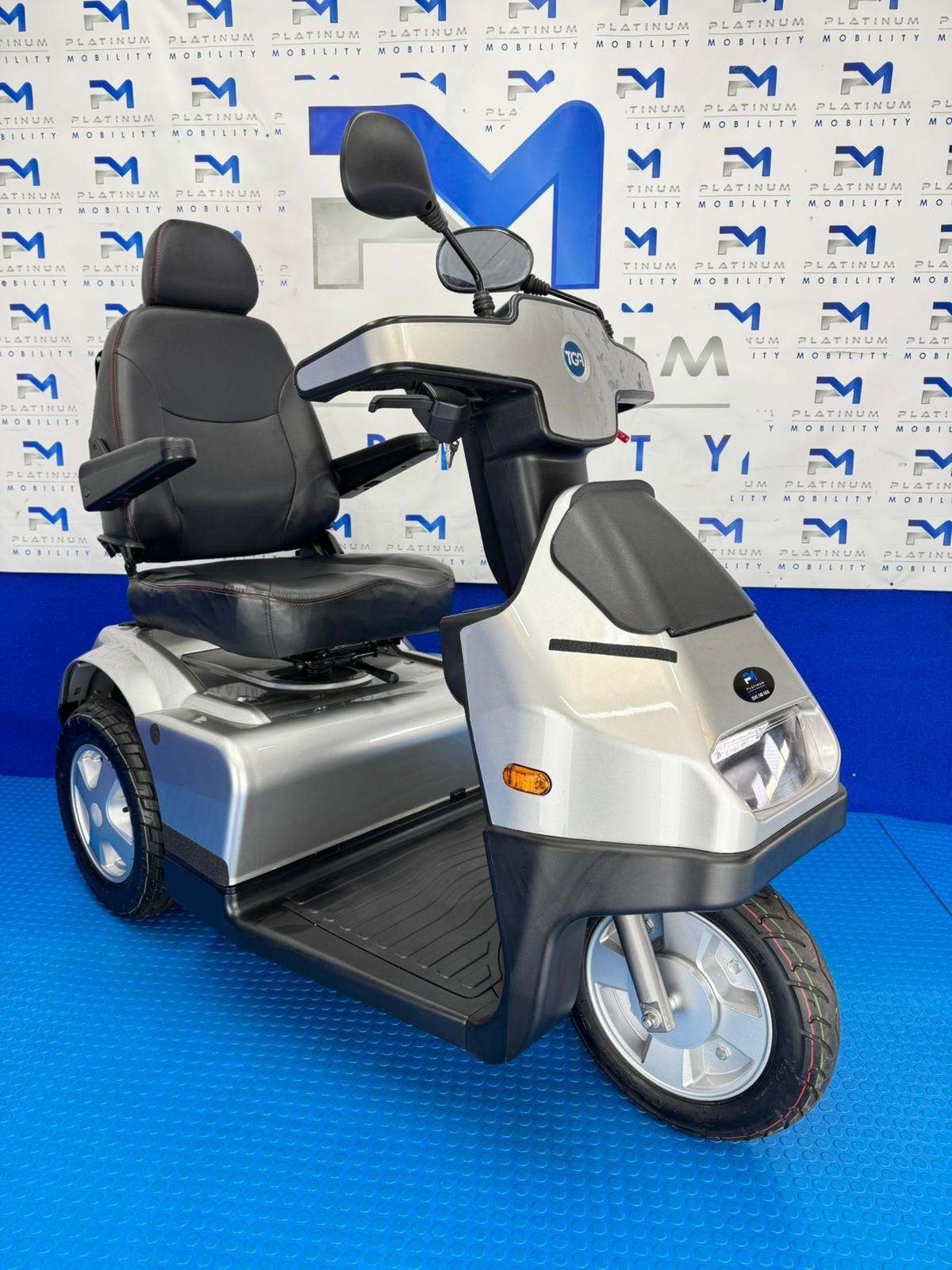 2024 TGA Breeze S3 8MPH LARGE Mobility Scooter All Terrain *2016