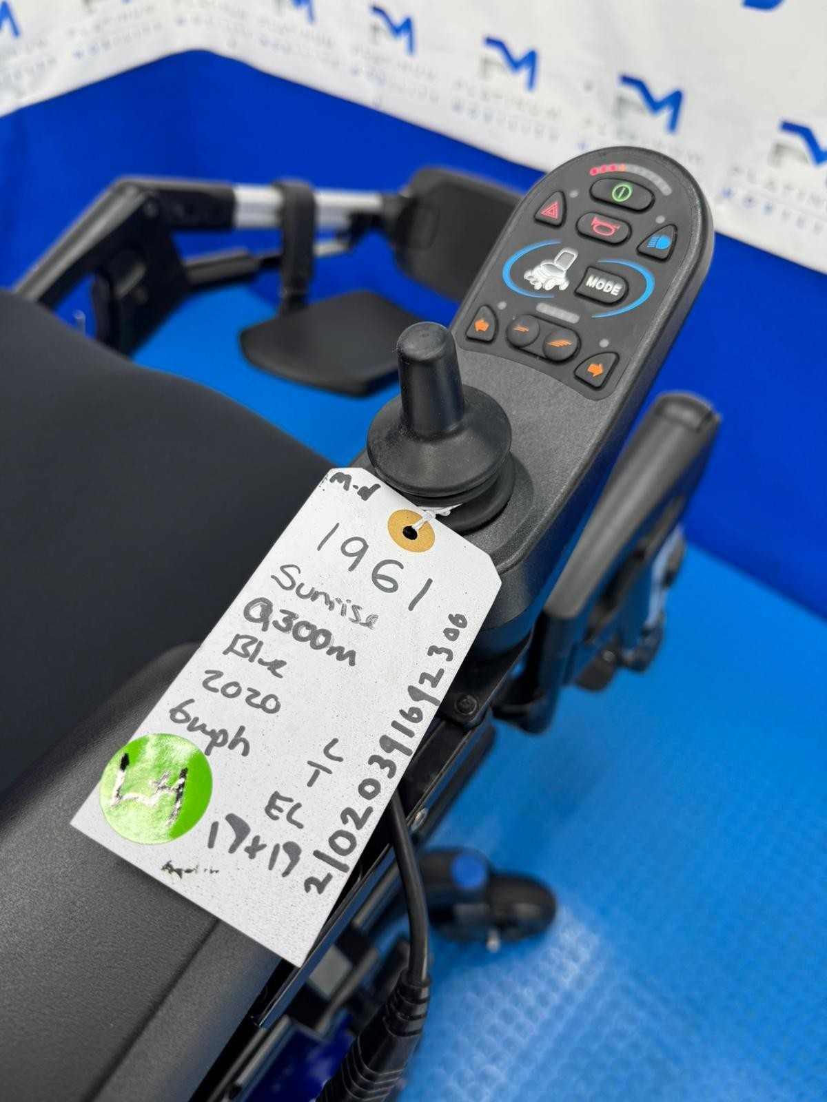 Sunrise Quickie Q300 M Powerchair – 6 mph Riser Electric Wheelchair  1961