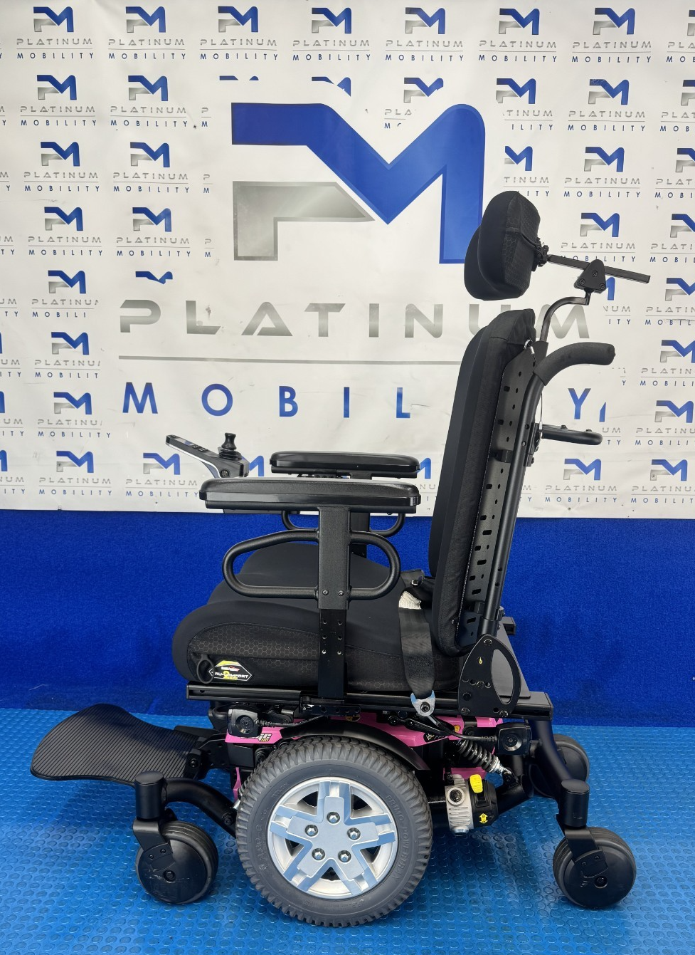 Quantum Edge HD Electric Wheelchair Heavy Duty New Batteries 2781