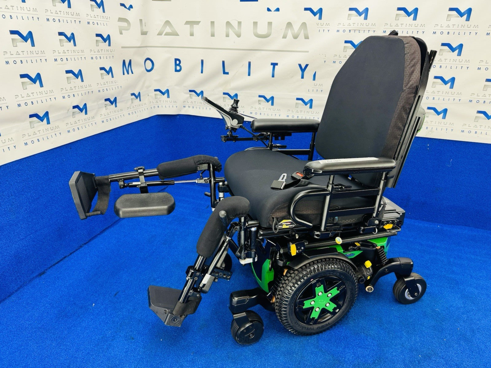 Quantum Edge 3 Stretto Powerchair – 6mph Narrow Electric Wheelchair (1352)