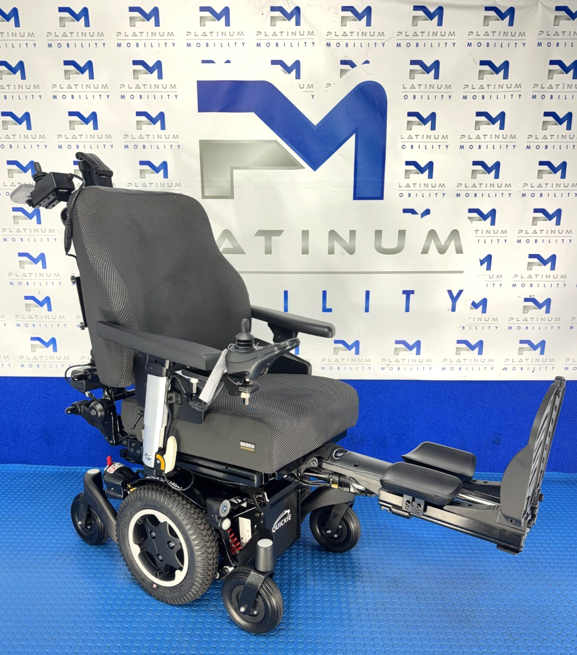 Sunrise Quickie Q300M Powerchair 6 mph Riser, Tilt, Electric Legs, Recline 4129