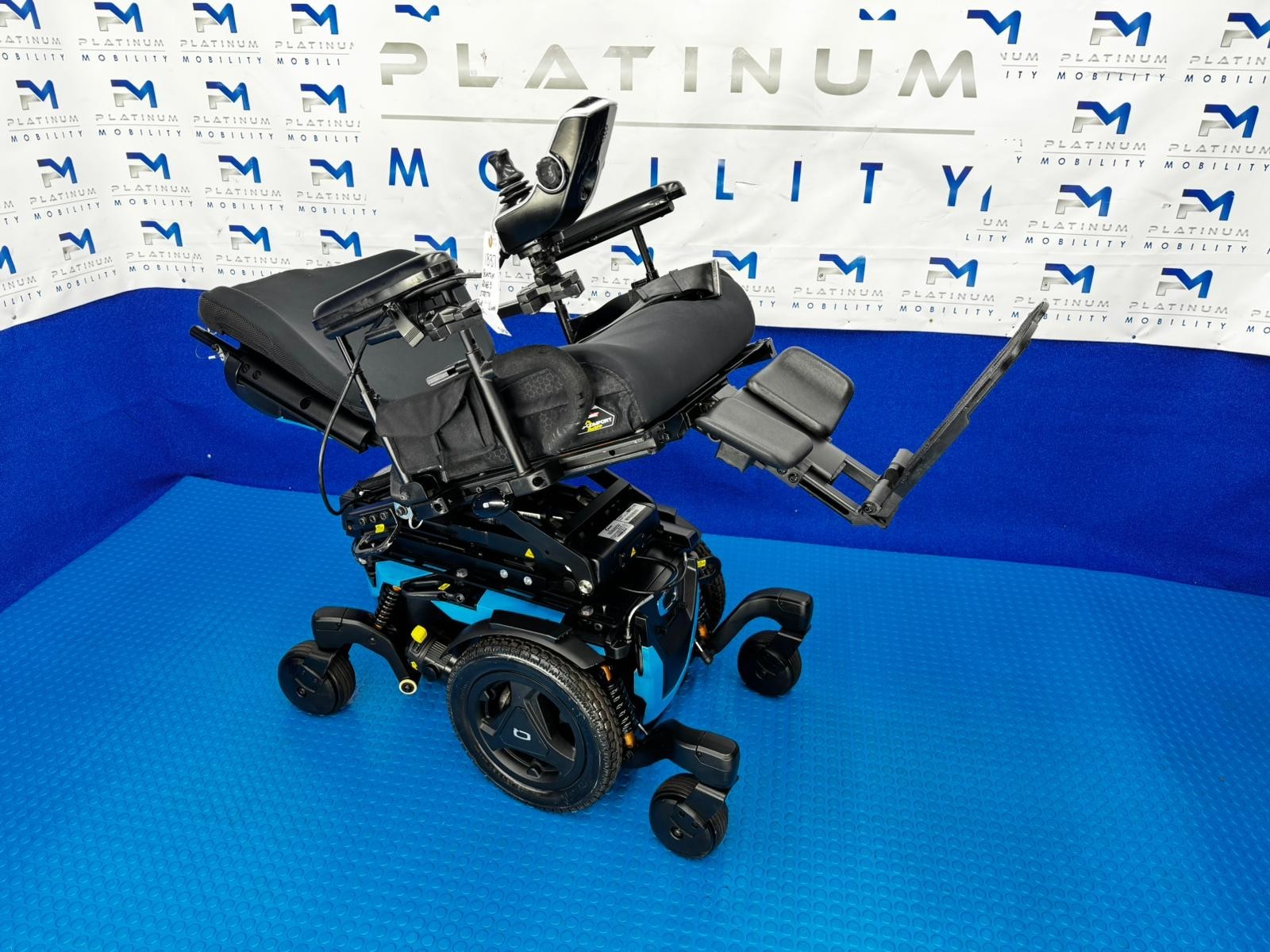 Quantum Edge 3 Stretto Powerchair – 4mph Narrow Electric Wheelchair (1837)