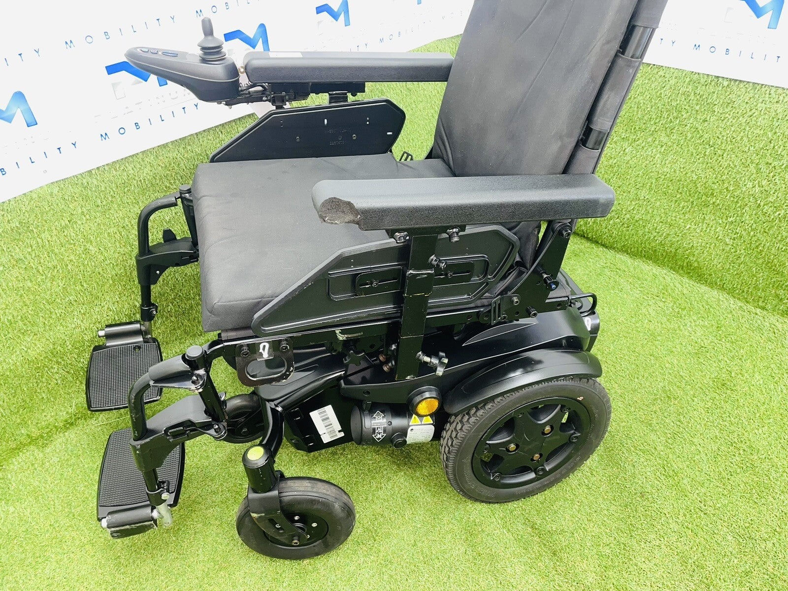 Powerchair Quickie Q100R Compact Indoor Outdoor Sunrise Medical Comfy Mid Wheel