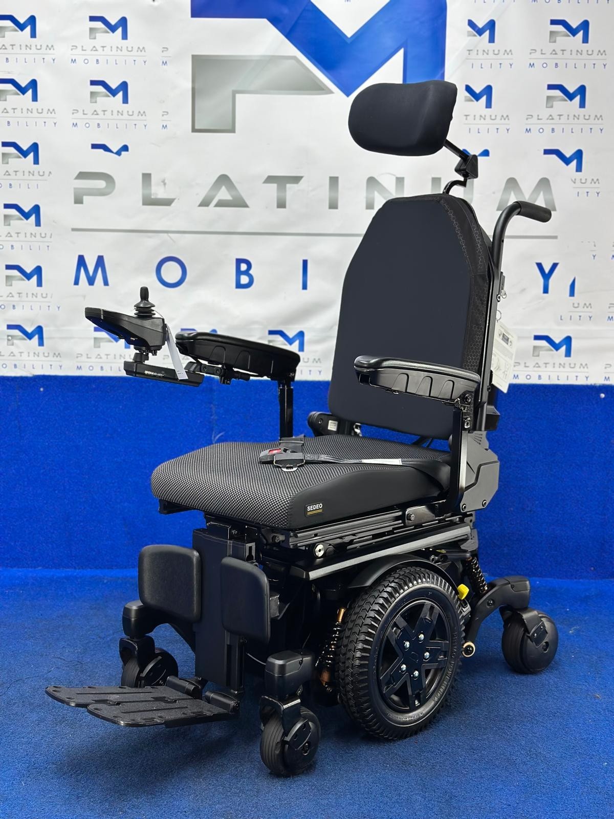 PRIDE QUANTUM EDGE 3 STRETTO 4 MPH ELECTRIC POWER WHEELCHAIR POWERCHAIR 1597
