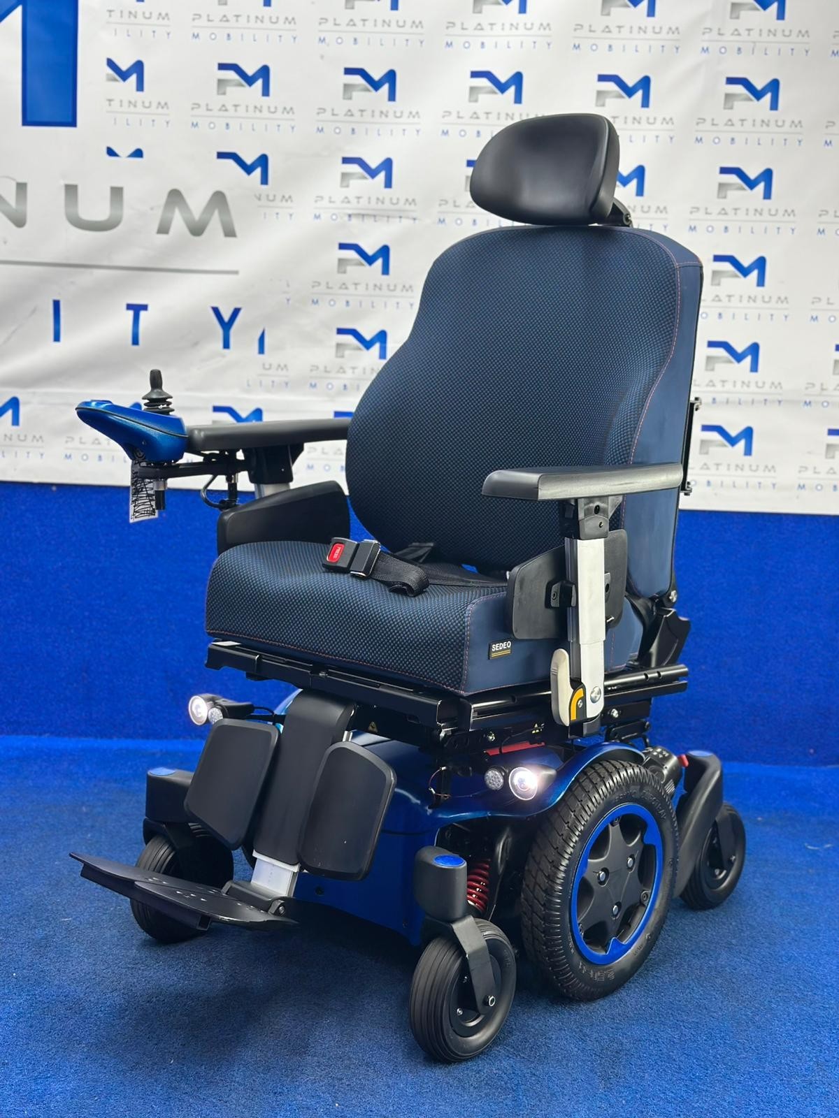 CUSTOM  2024 Quickie Q500 M Powerchair – 6mph Riser Electric Wheelchair (1499)