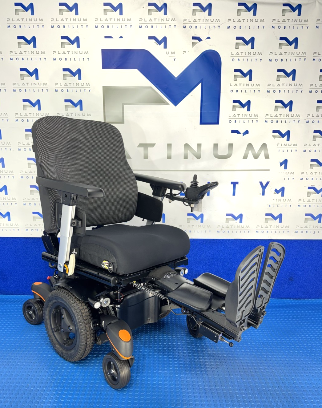 Sunrise Quickie Q700 M 6mph Electric Rise Tilt Electric Legs Powerchair 4214