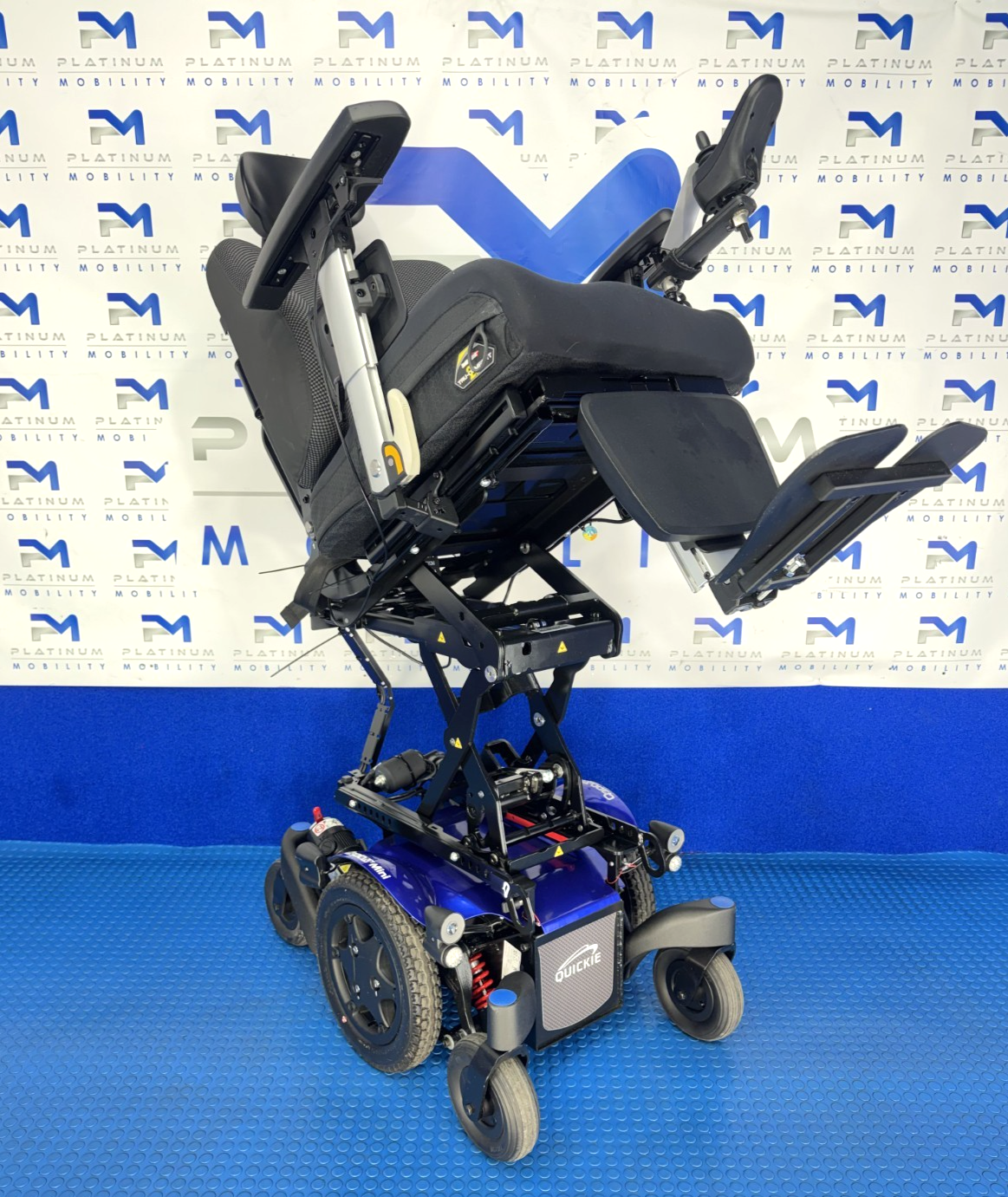 2025 Sunrise Quickie Q300M 6 mph Riser, Tilt, Manual Recline Powerchair 2912