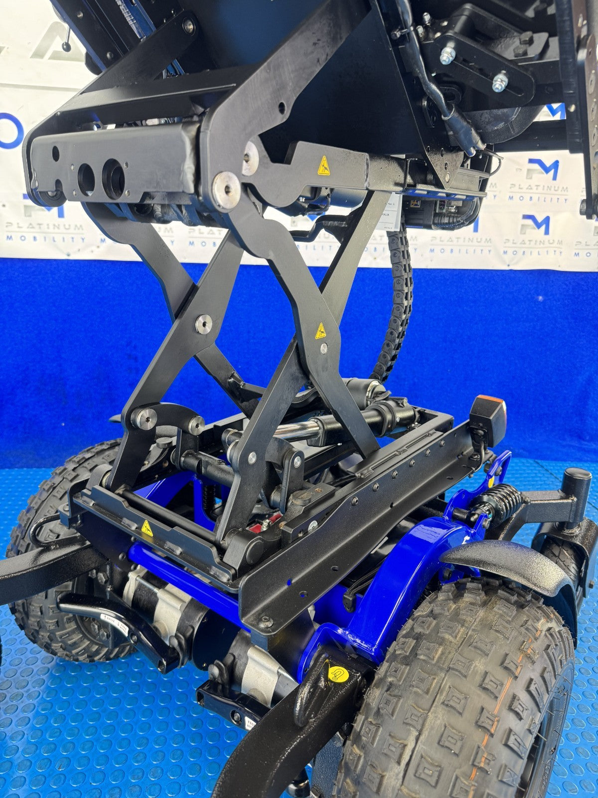 Magic Mobility Frontier V6 Wheelchair Rise, Tilt, Electric legs 6 Mph 2510