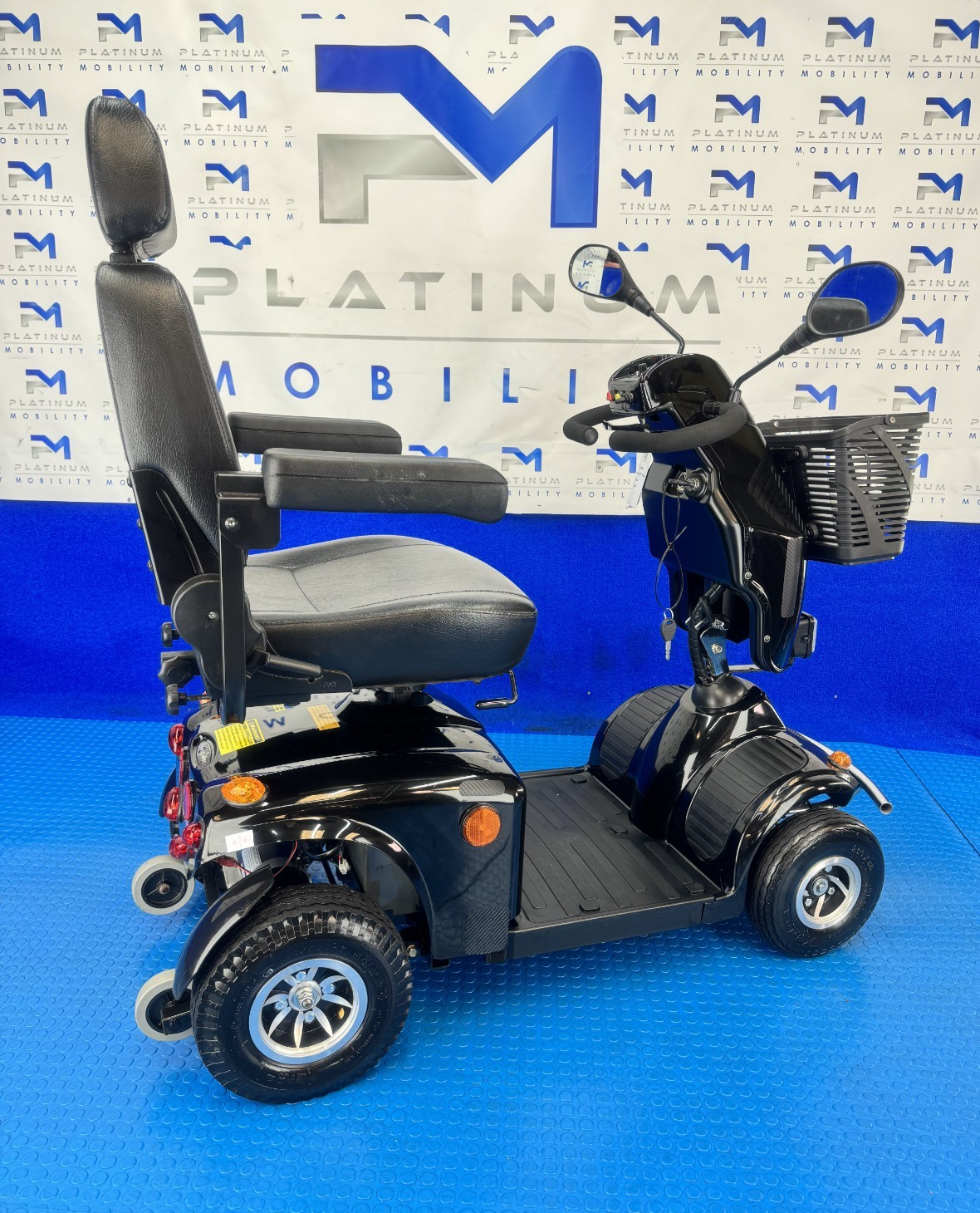 Freerider Mayfair 8 Deluxe Mobility Compact Road Scooter 8Mph New Batteries 2290