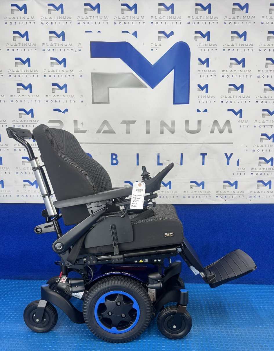 Sunrise Quickie Q300M Mini Powerchair 4 mph Electric Wheelchair 2848