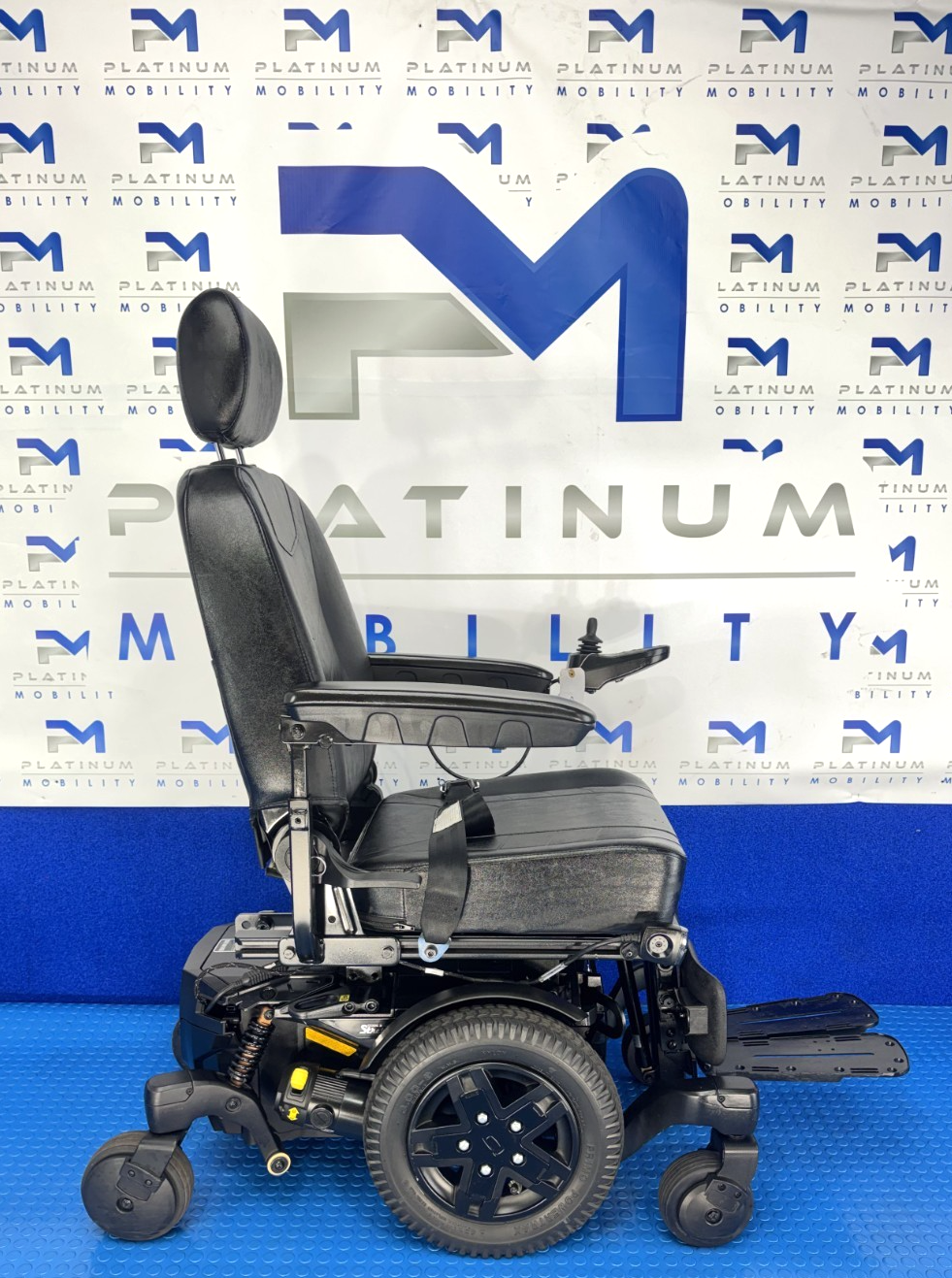 Quantum Edge 3 Stretto Powerchair – 6mph Electric Wheelchair 2198