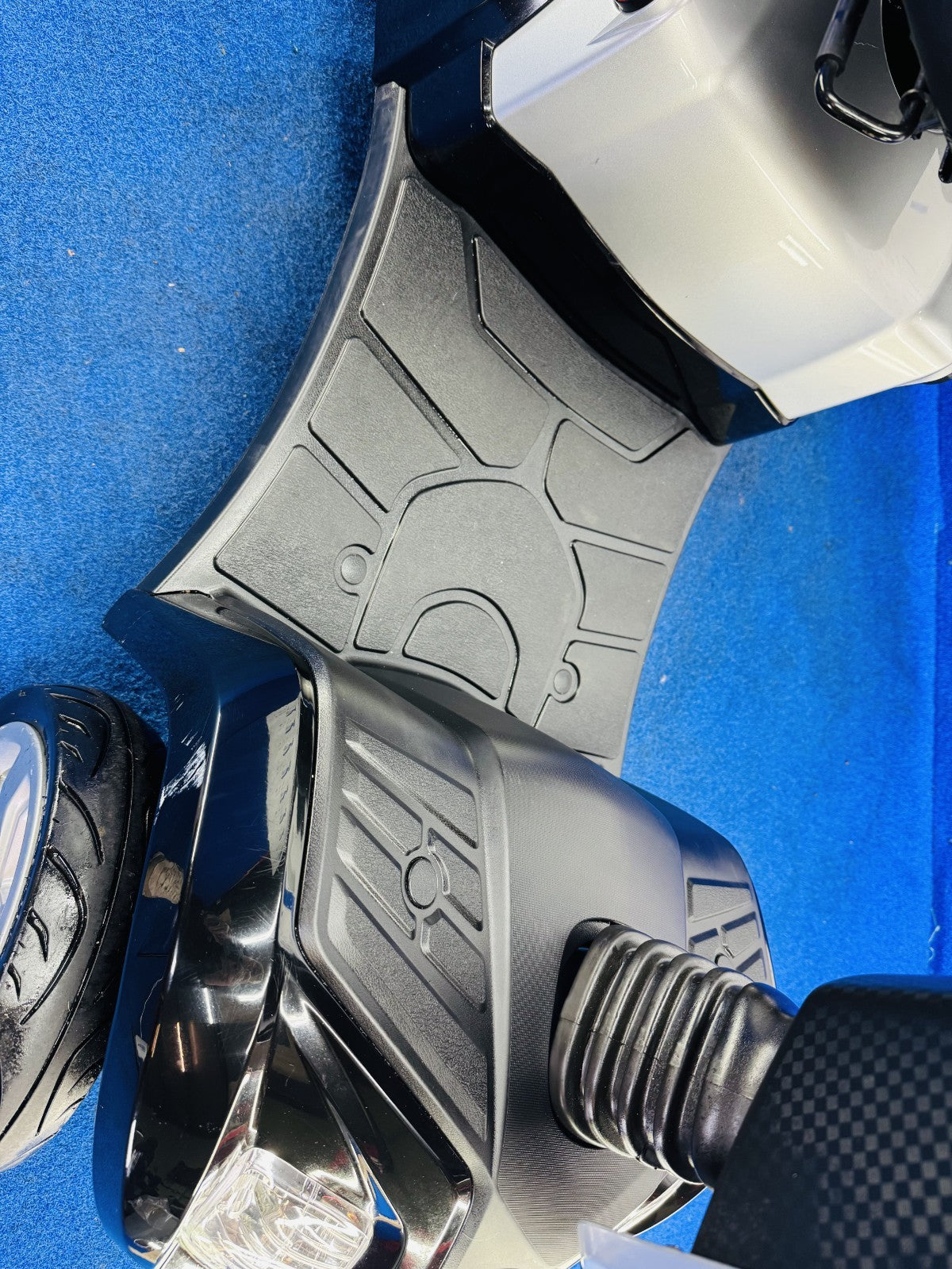 Kymco Agility | Narrow & Agile Mid-Size 8mph Electric Mobility Scooter  1769