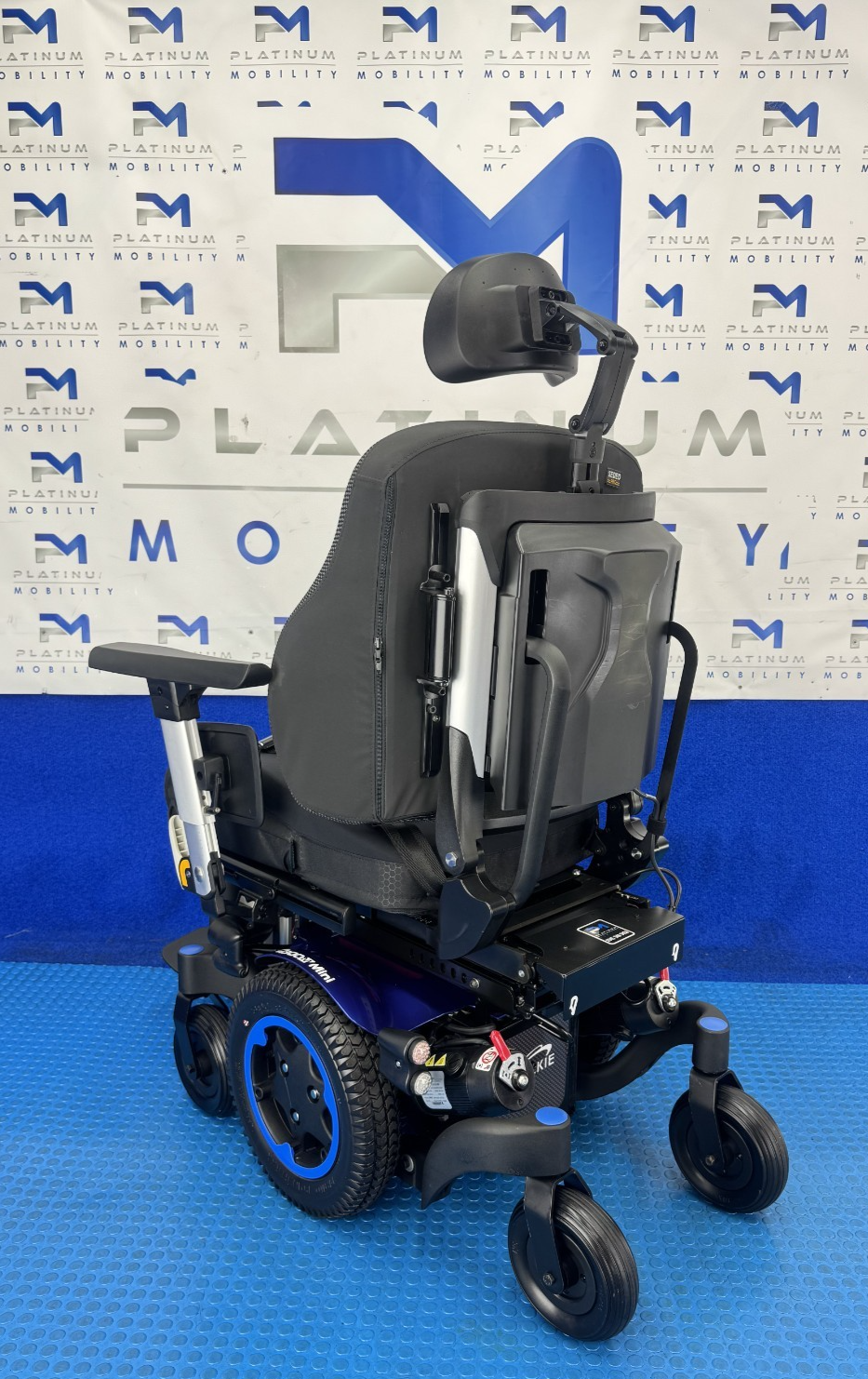 SUNRISE QUICKIE Q300M 6MPH ELECTRIC RECLINE RISER TILT POWERCHAIR 2447
