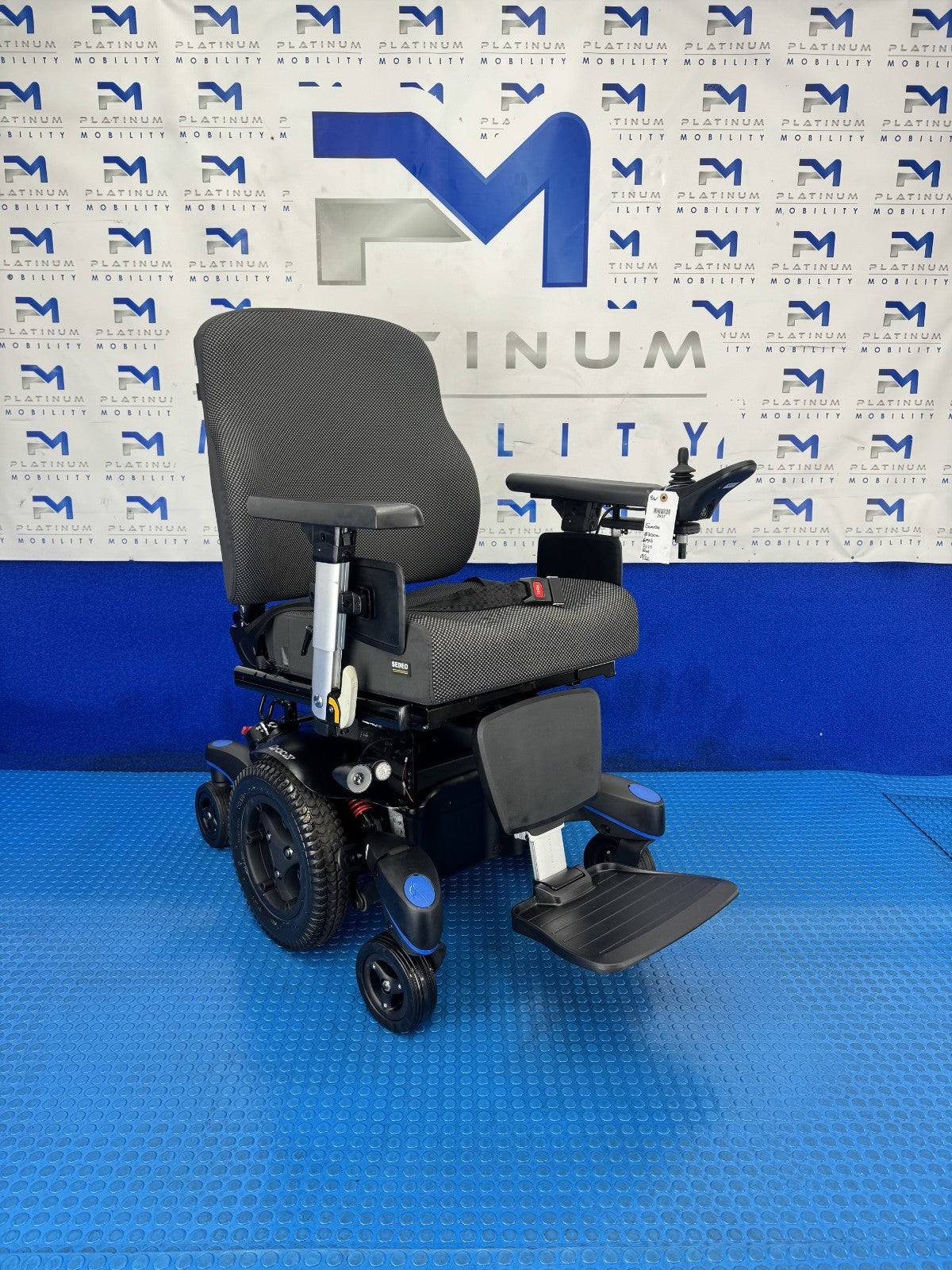 Sunrise Quickie Q700M Powerchair  6mph Electric Wheelchair 2937