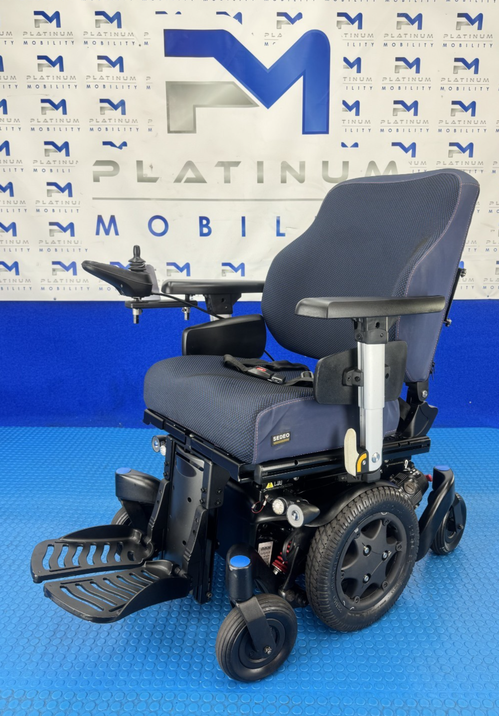 SUNRISE QUICKIE Q500M 6MPH ELECTRIC WHEELCHAIR TILT AND RISER POWERCHAIR 2239