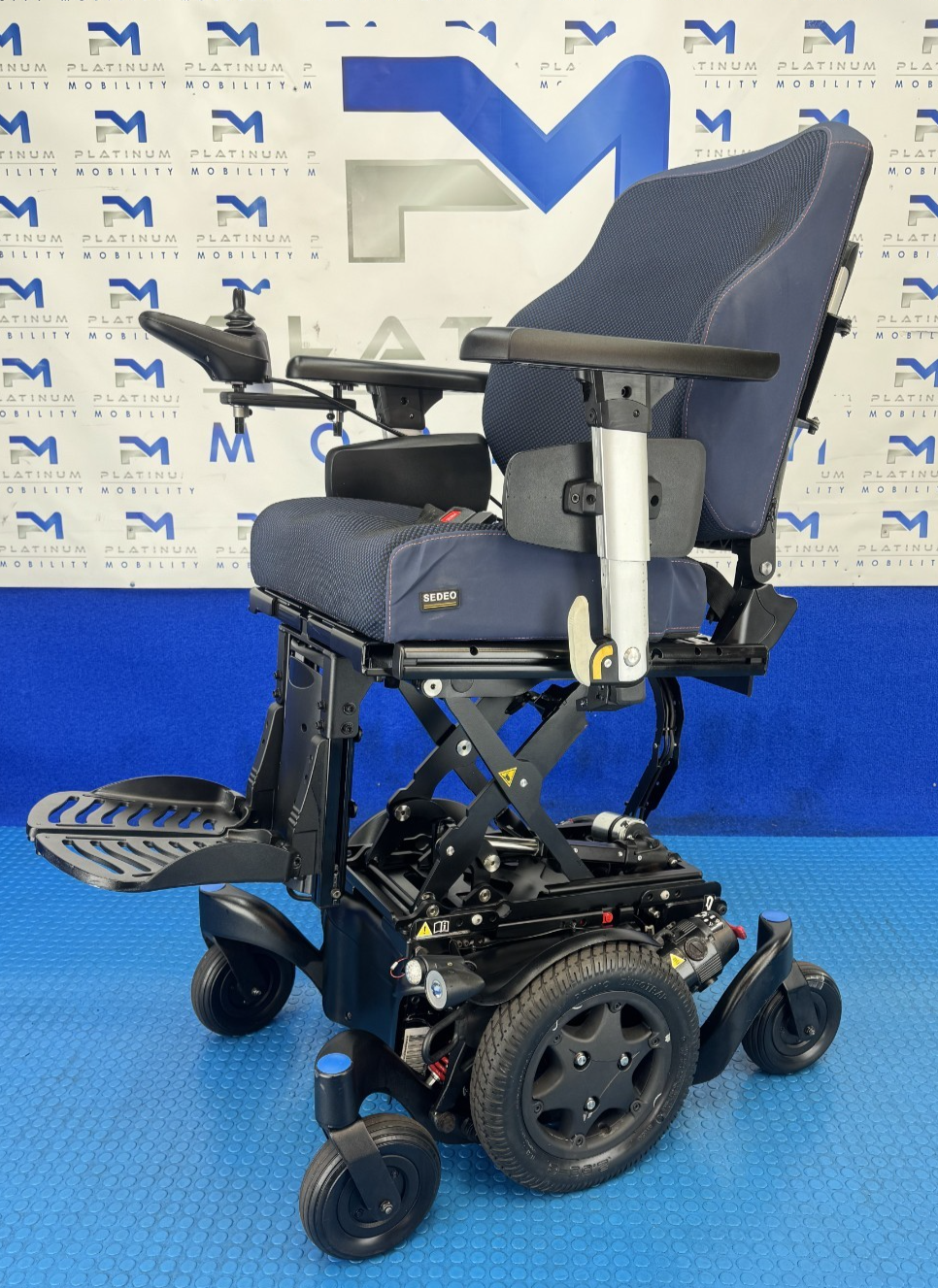 SUNRISE QUICKIE Q500M 6MPH ELECTRIC WHEELCHAIR TILT AND RISER POWERCHAIR 2239