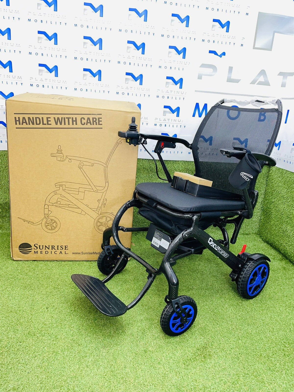 QUICKIE Q50 R LIGHTWEIGHT CARBON FIBRE ELECTRIC POWERCHAIR SCOOTER FOLDING 4MPH