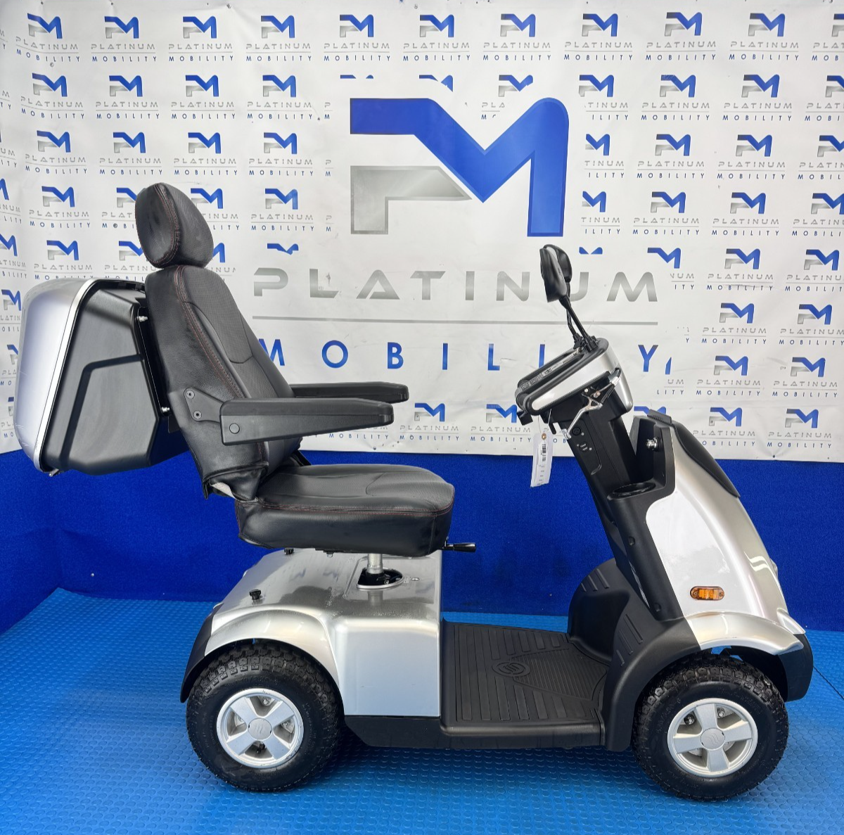 TGA Breeze C Midi 8MPH All Terrain Mobility Scooter Road Stunning Condition 2342