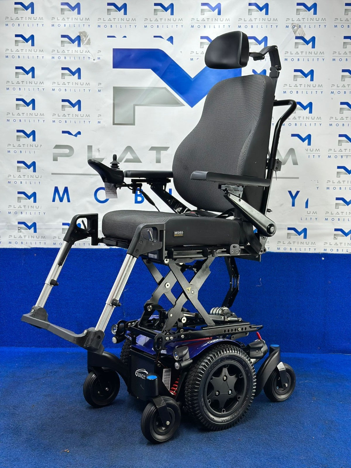 Quickie Q300 M Mini Powerchair 6 mph Riser Electric Wheelchair by Sunrise (1584)