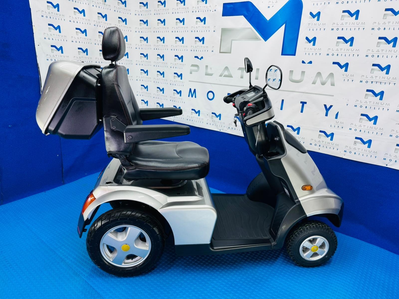 2023 TGA Breeze S4 8MPH All Terrain Mobility Scooter Immaculate Condition 1843