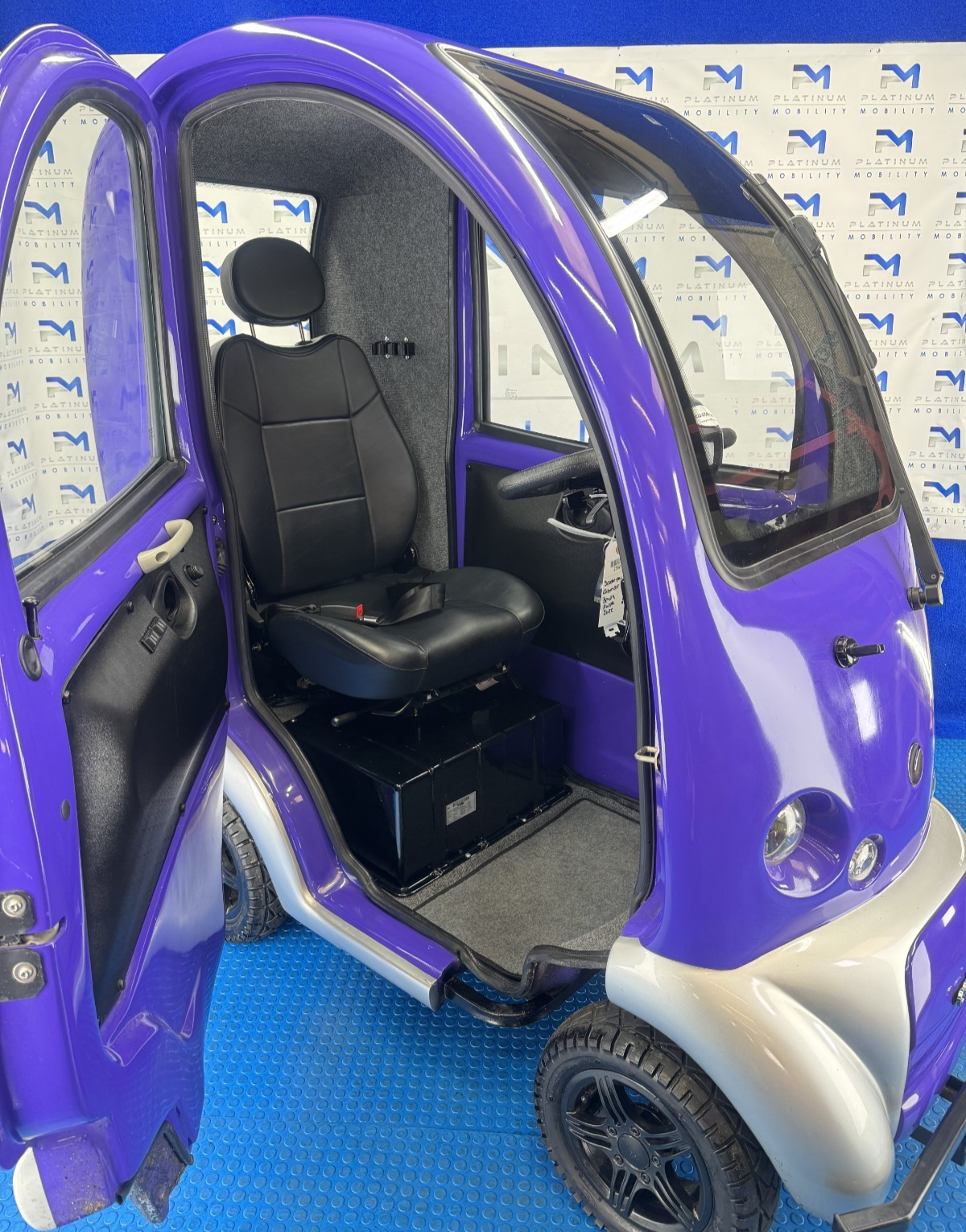 Scooter-Pac Cabin Car Mobility Scooter Air Tyres New Batteries 8 Mph 2560