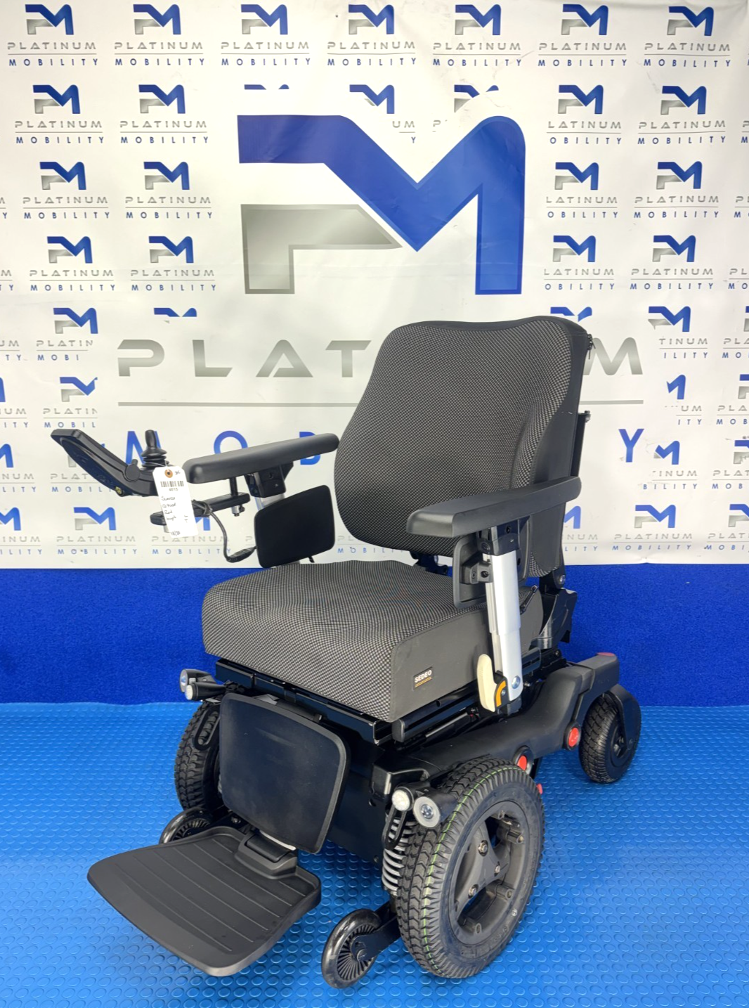 Sunrise Quickie Q700R FWD 6mph Powerchair Rise Tilt New Batteries Ref 4015