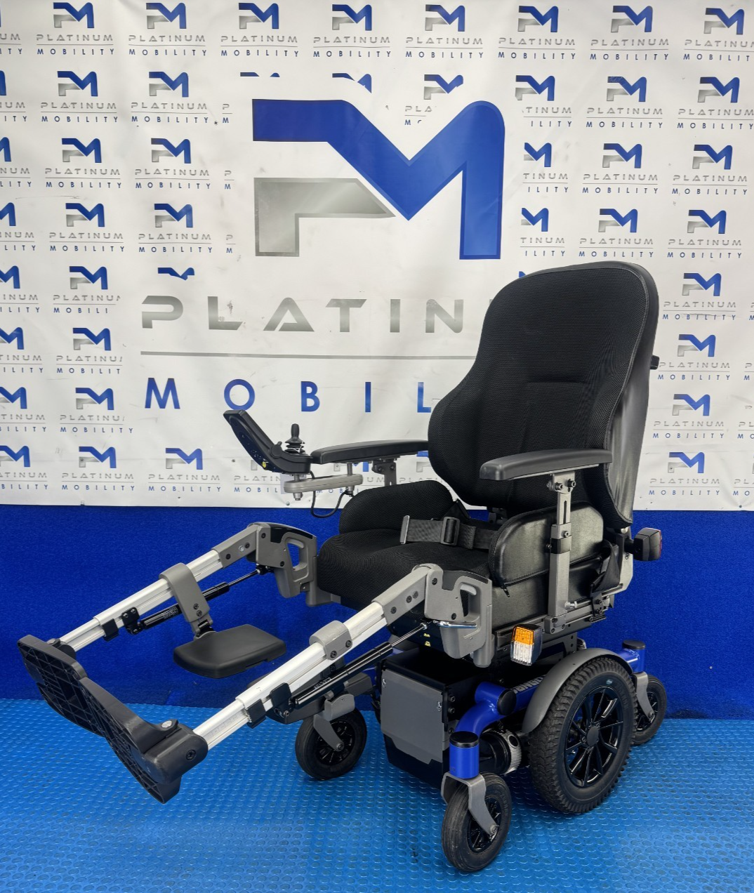 2025 Dietz Sango Advaned M Slimline 6MPH Rise & Tilt Electric Wheelchair 2541