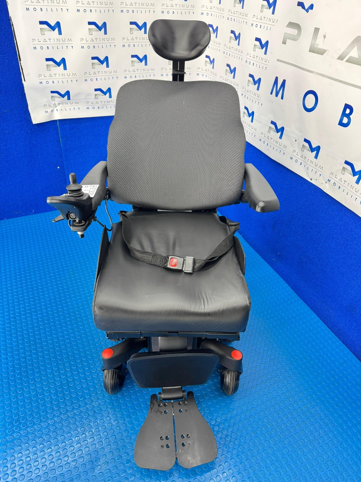 2025 Sunrise Quickie Q300 M Powerchair – 6mph Riser Electric Wheelchair 2120