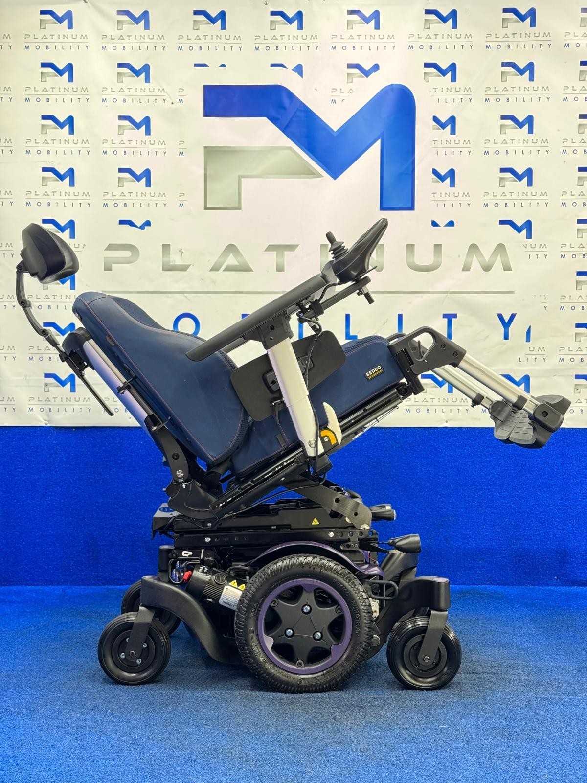 CUSTOM 2024 Sunrise Q500 M Powerchair – 6mph Riser Electric Wheelchair (1819)