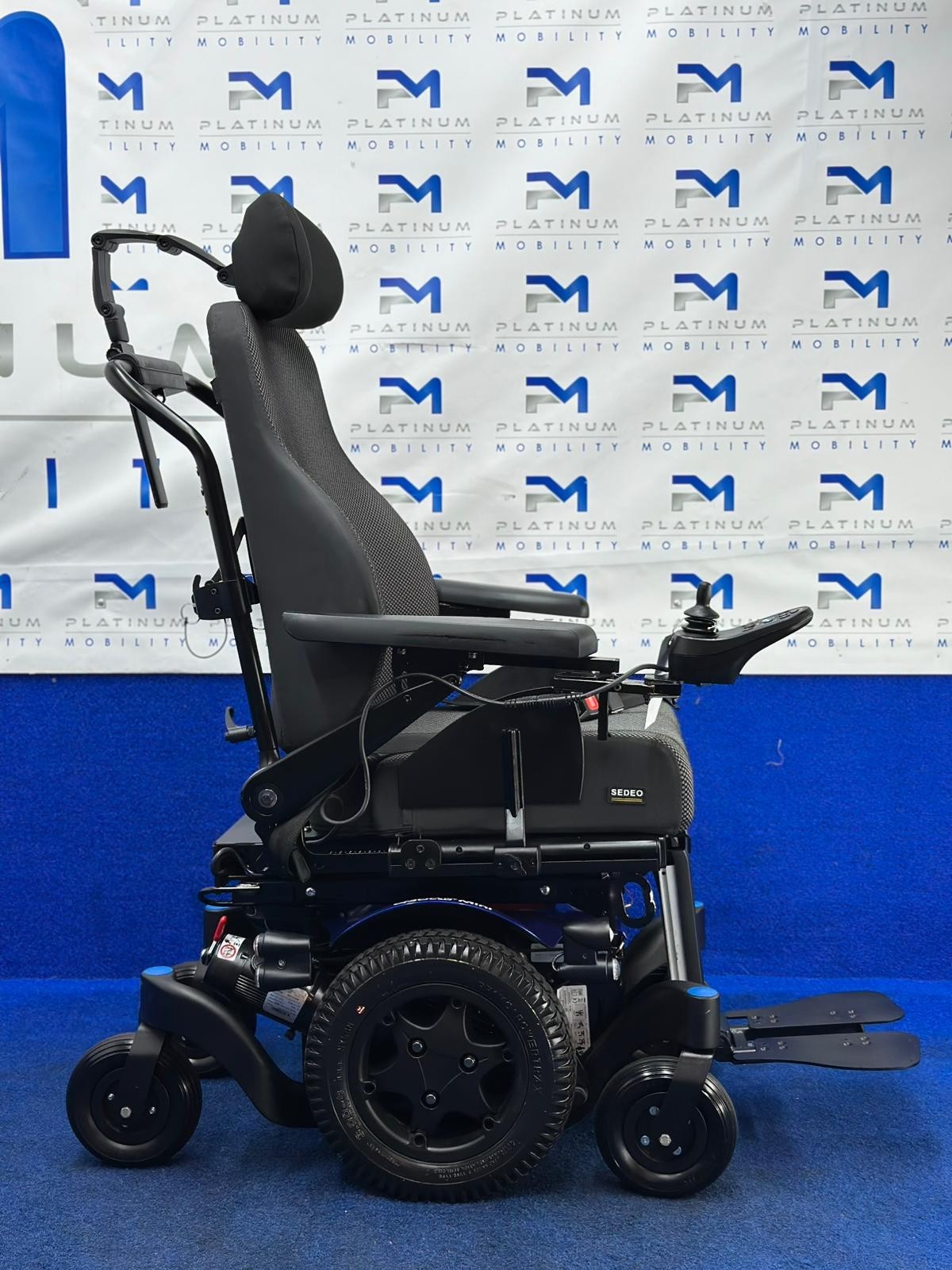 Quickie Q300 Mini Powerchair – 6mph Riser Electric Wheelchair by Sunrise (1487)