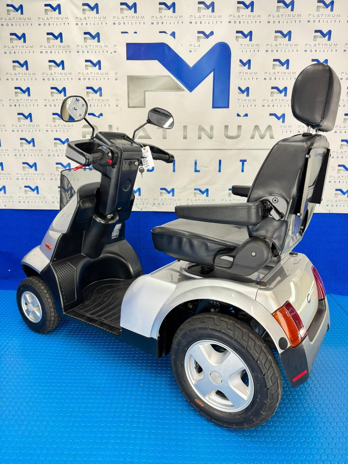 TGA Breeze S4 8MPH All Terrain Mobility Scooter Stunning Condition 2108