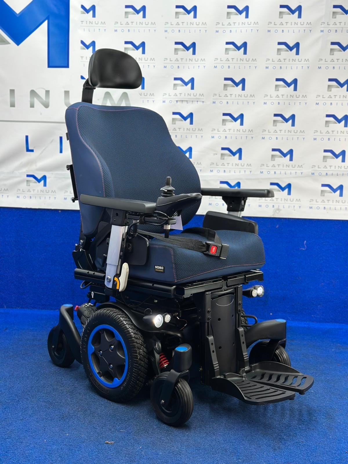 Quickie Q500 M Powerchair – 6mph Riser Electric Wheelchair by Sunrise (1556)