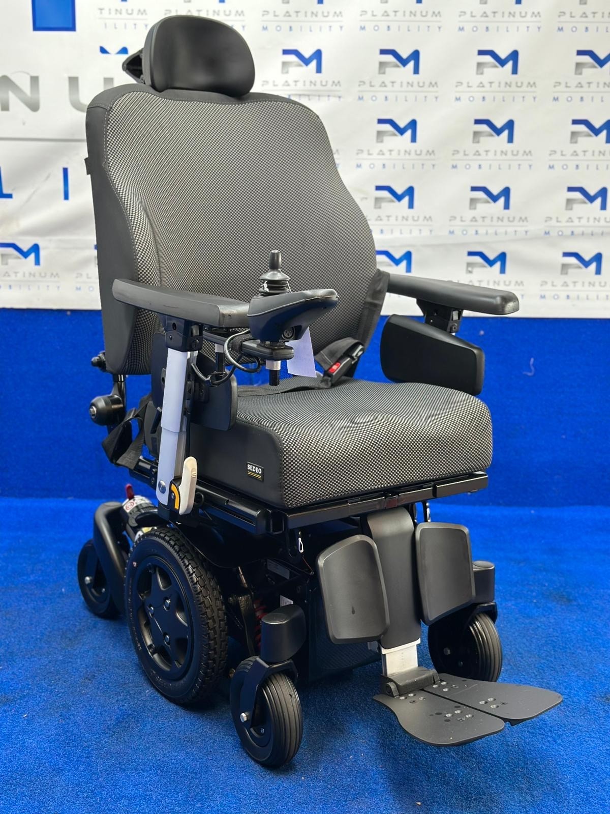Quickie Q300 Mini Powerchair – 4mph Tilt Electric Wheelchair by Sunrise (1405)
