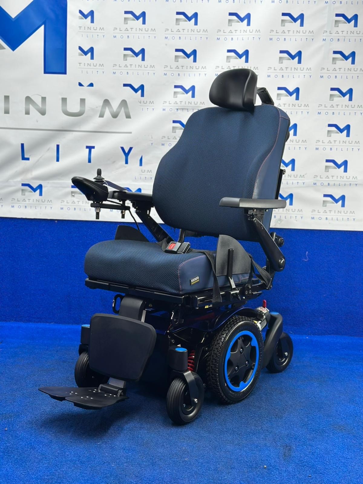 Quickie Q300 M Mini Powerchair 4 mph Riser Electric Wheelchair by Sunrise (1092)