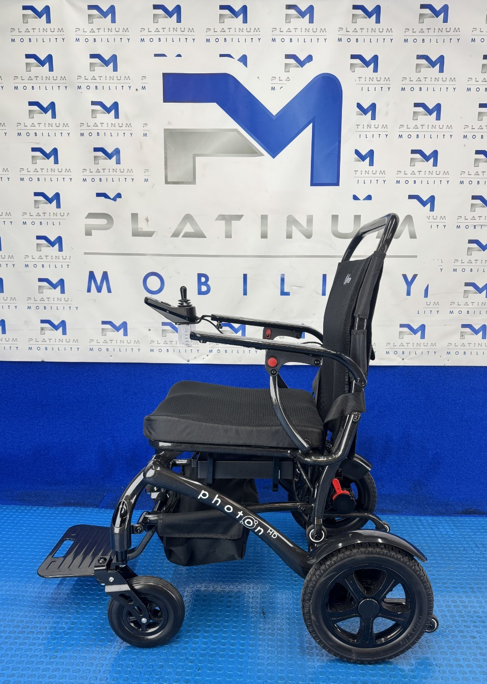 Motion Healthcare Photon HD Carbon Powerchair Lightweight Folding 4mph 2557