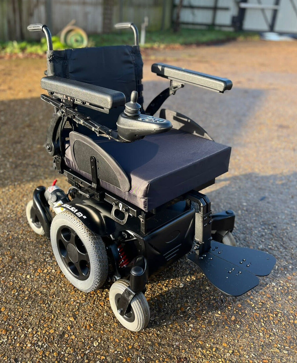 QUICKIE SALSA M2 ELECTRIC MOBILITY WHEELCHAIR POWERCHAIR SCOOTER CHAIR ...