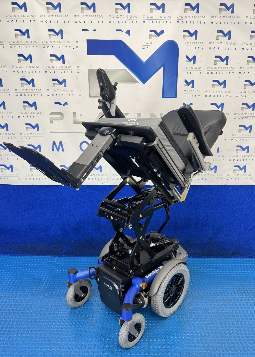 Dietz Sango Advaned M Slimline 4MPH Rise & Tilt Electric Wheelchair 2646